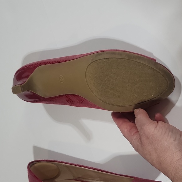 KAREN SCOTT Red Snakeskin Style Peep Toe Classic Pumps Heels - Picture 7 of 15